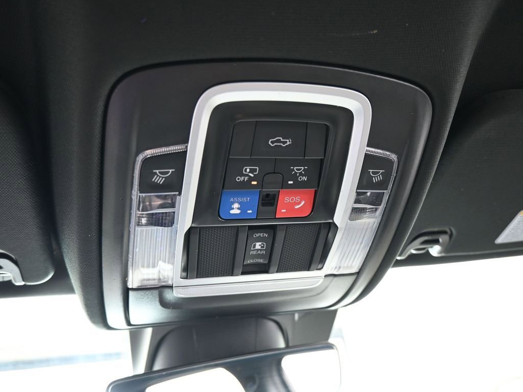 Used 2023 RAM 1500 Laramie image 32