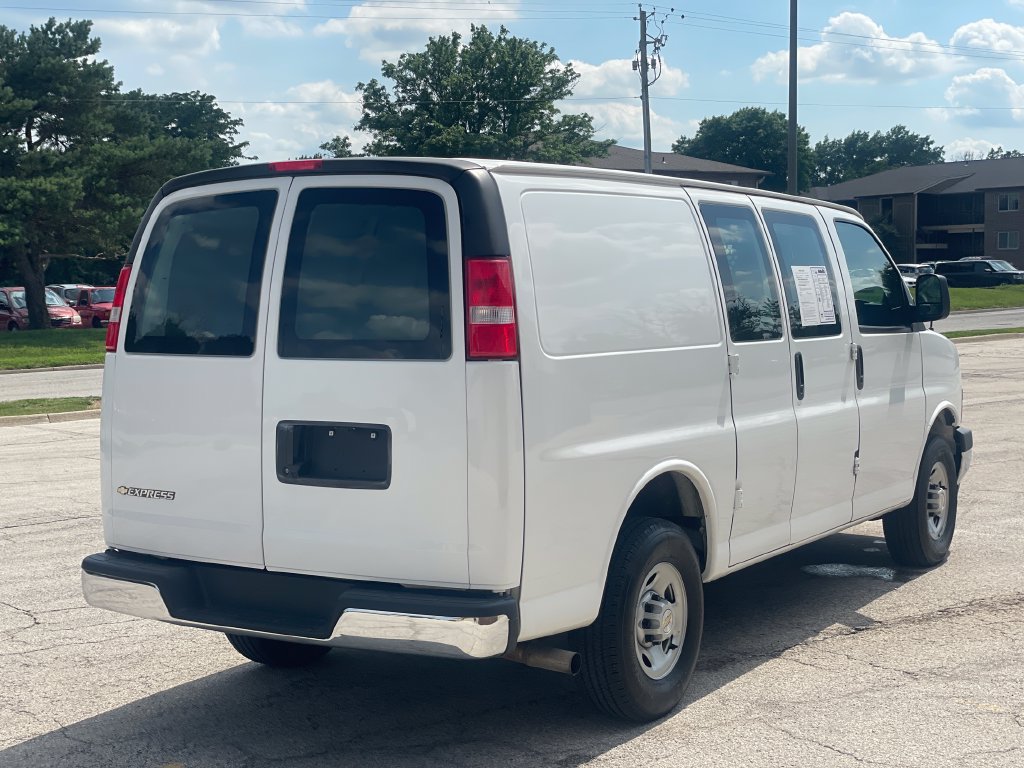 Used 2024 Chevrolet Express 2500 w/ Driver Convenience Package RWD image 5