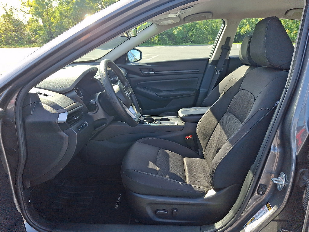 Used 2025 Nissan Altima 2.5 SV AWD/4WD image 13