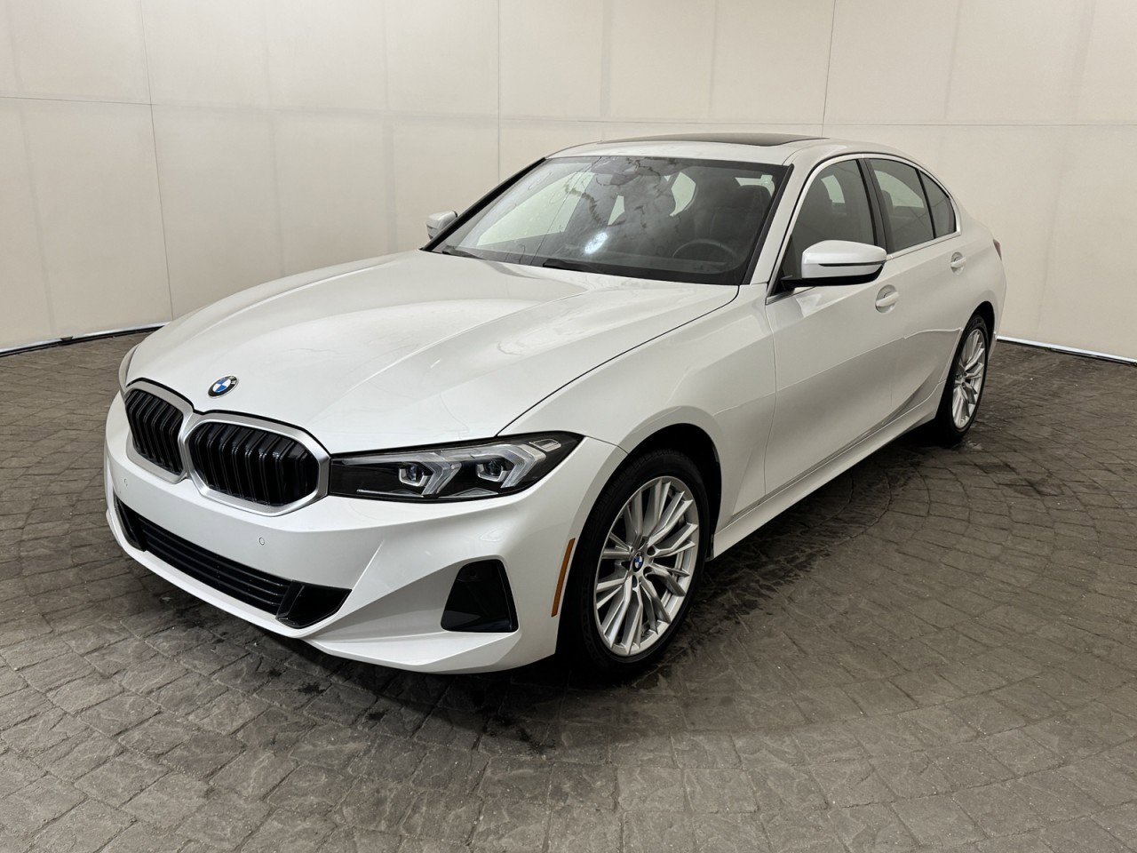 Used 2024 BMW 330i xDrive Sedan image 3