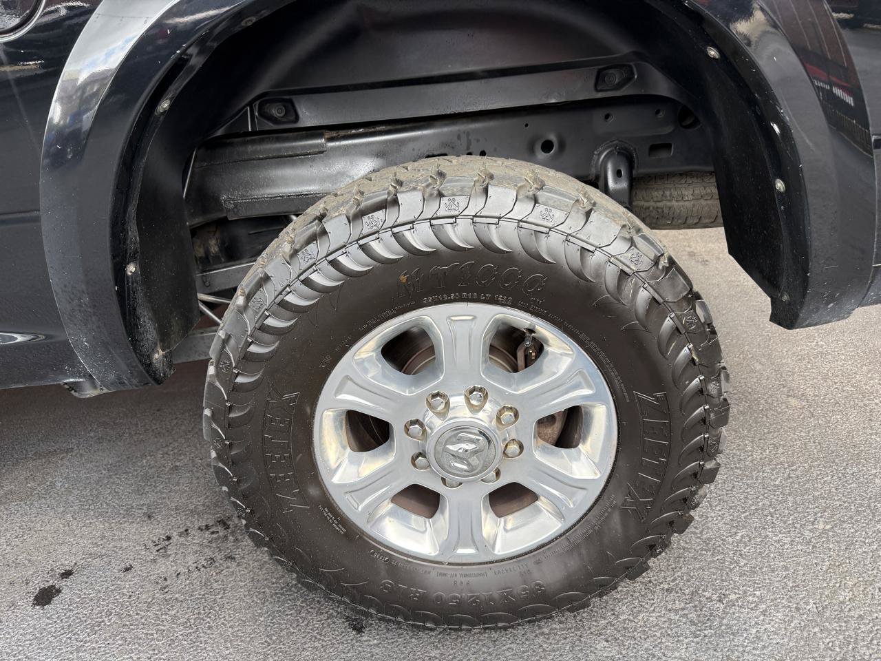 Used 2015 RAM 2500 Laramie AWD/4WD image 9