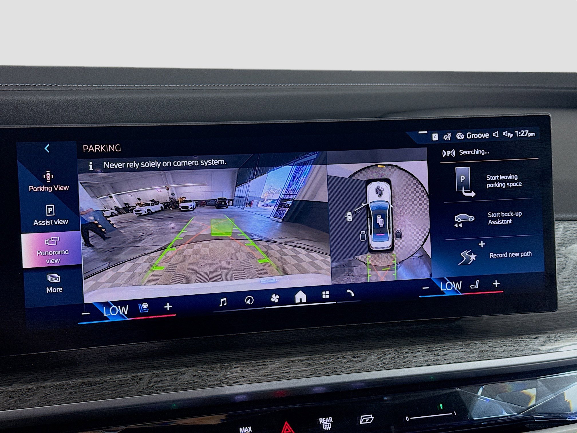 Used 2025 BMW i7 eDrive50 w/ M Sport Package image 19