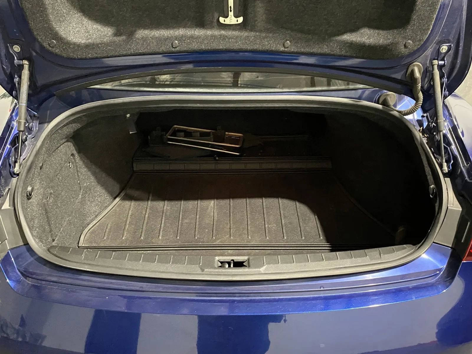 Used 2018 INFINITI Q60 3.0t Sport w/ Sensory Package 3.0T Sport image 8