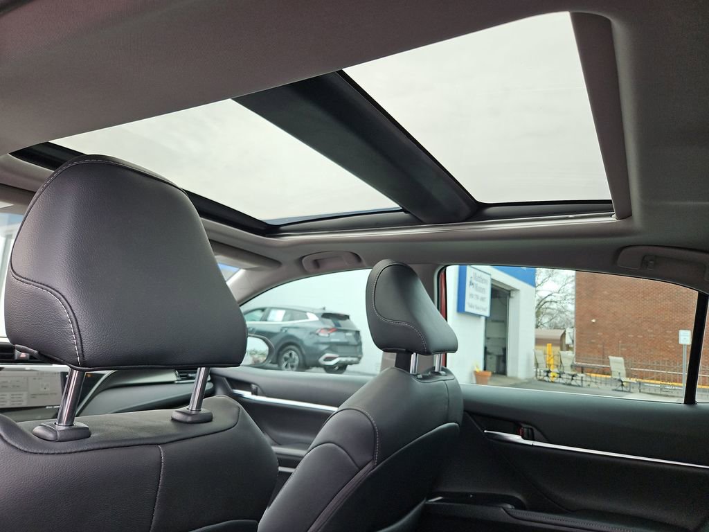 Used 2019 Toyota Camry XSE image 23