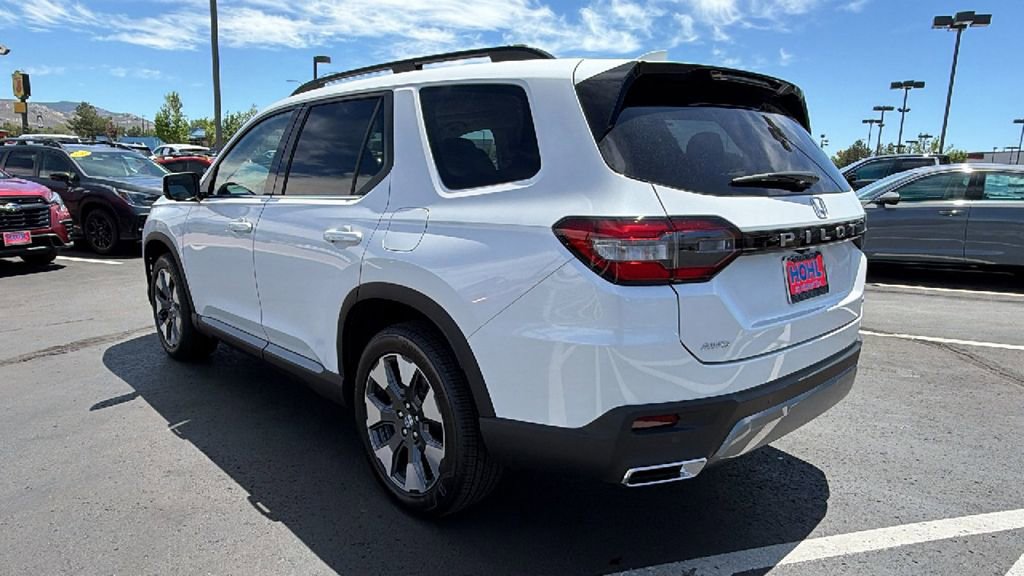 New 2026 Honda Pilot Touring image 5