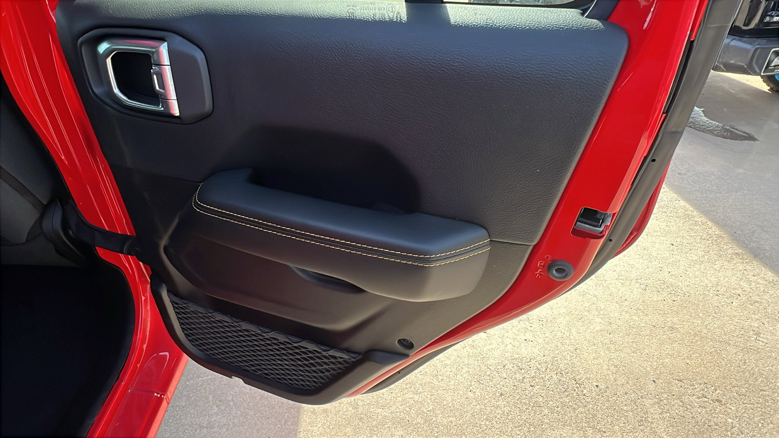 Used 2025 Jeep Wrangler Sahara image 20