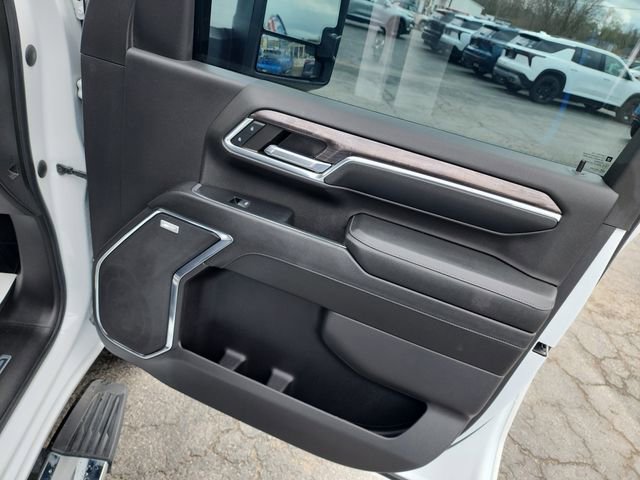 Used 2024 Chevrolet Silverado 3500 LTZ w/ LTZ Convenience Package image 12