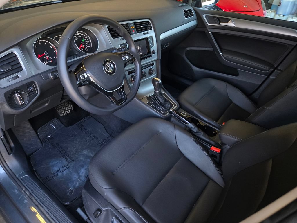 Used 2015 Volkswagen Golf S FWD image 10