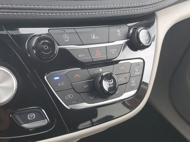 Used 2022 Chrysler Pacifica Touring-L AWD/4WD image 28