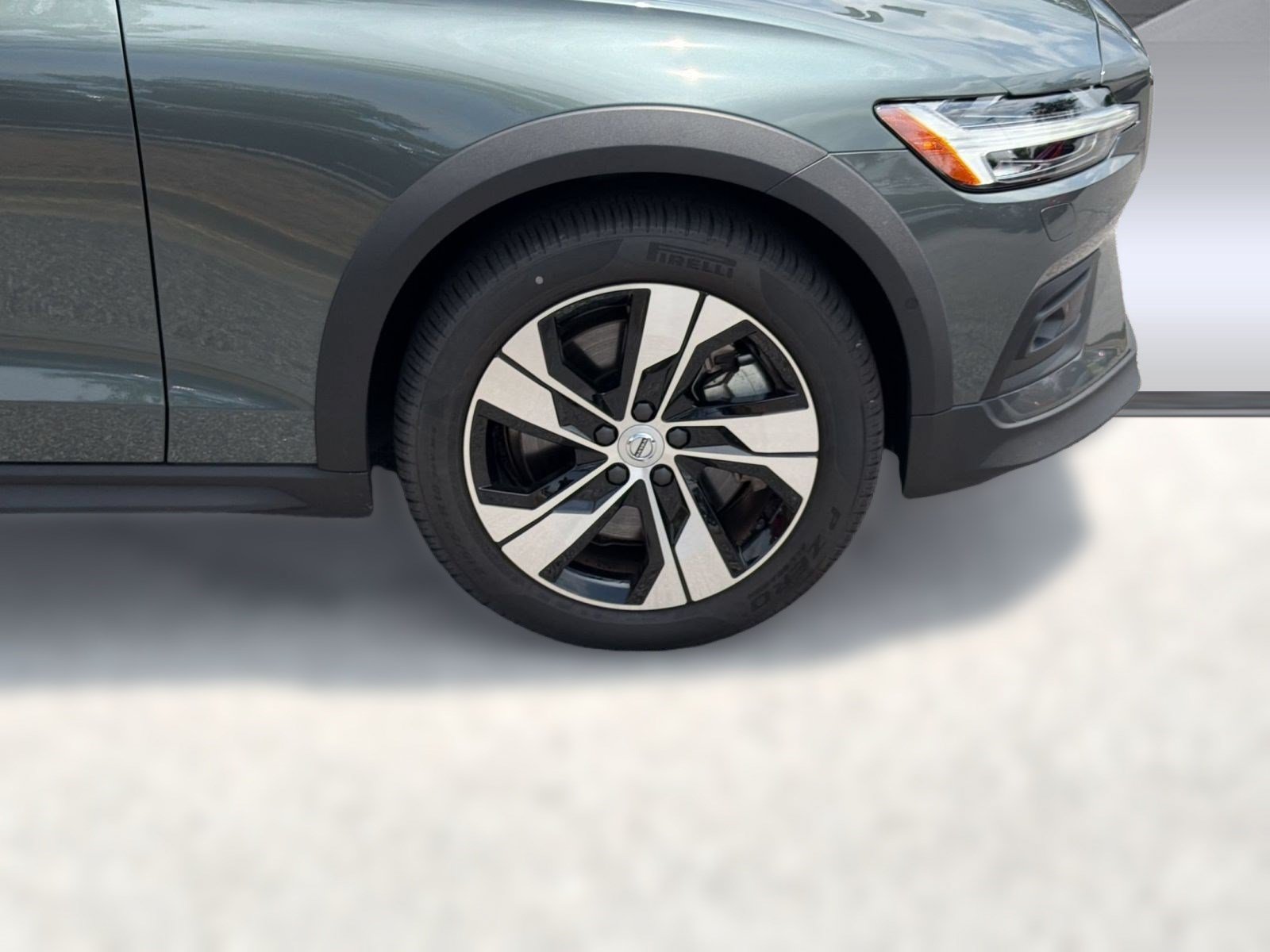 Certified 2026 Volvo V60 B5 Cross Country Plus AWD/4WD image 12