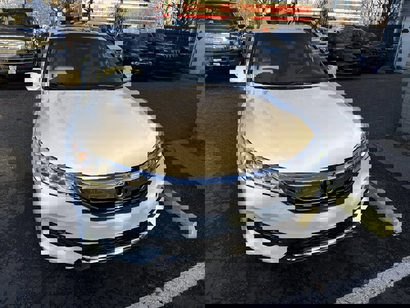 Used 2017 Honda Accord EX-L image 12