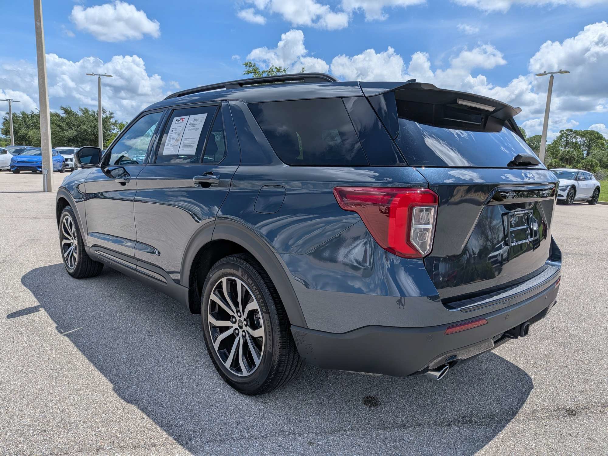 Used 2024 Ford Explorer ST-Line w/ Class IV Trailer Tow Package RWD image 7