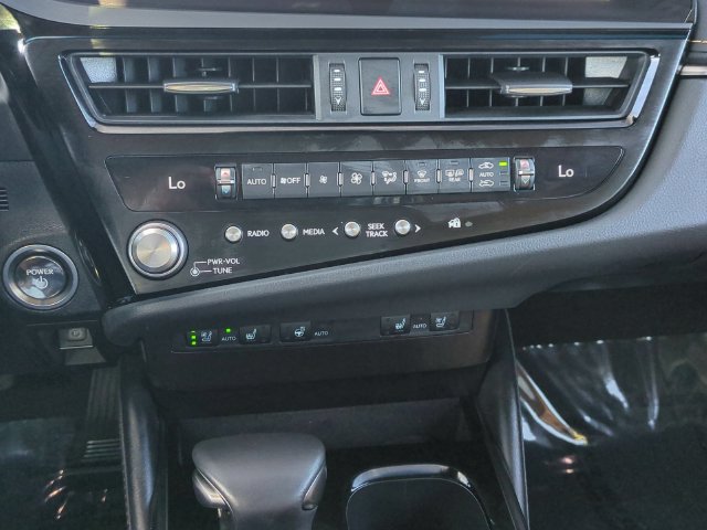 Used 2025 Lexus ES 300h w/ Premium Package FWD image 19