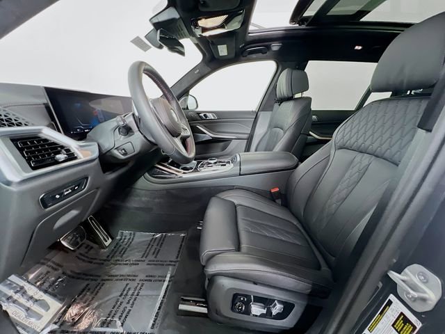 Used 2025 BMW X7 M60i image 22