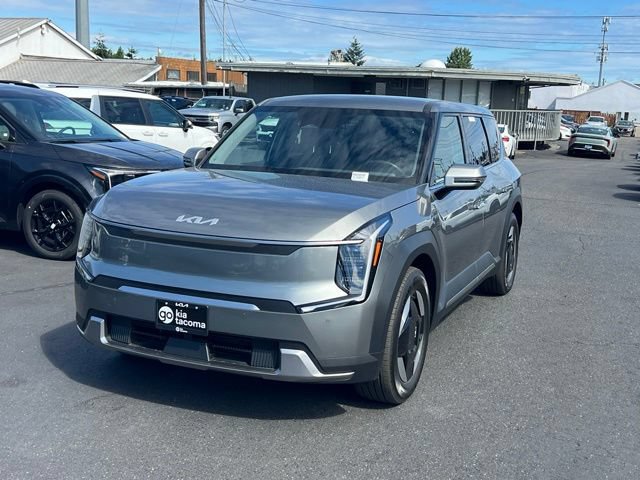 Certified 2024 Kia EV9 Light RWD image 3