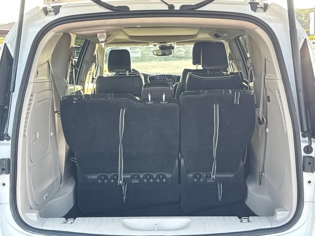 Used 2023 Chrysler Pacifica Limited FWD image 18