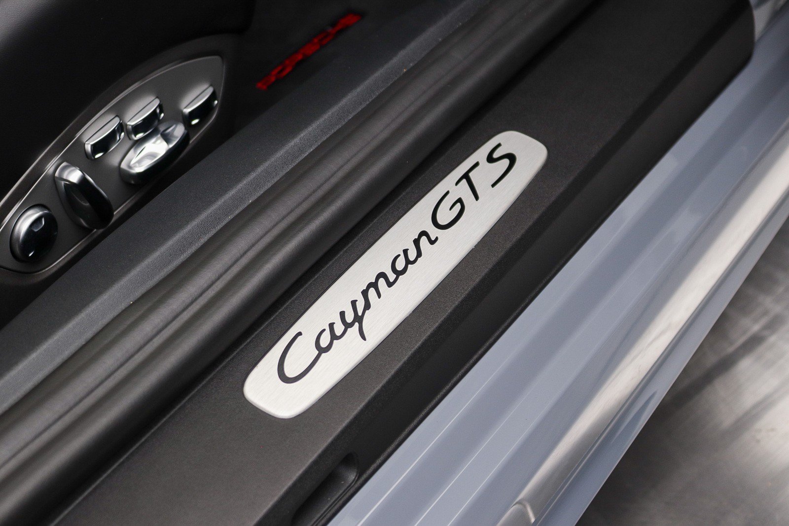 Used 2024 Porsche 718 Cayman GTS RWD image 20