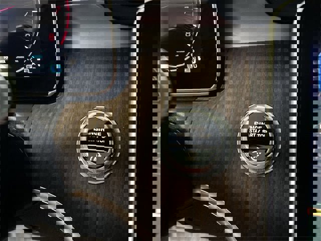 Used 2024 Mercedes-Benz CLE 300 4MATIC Cabriolet image 17