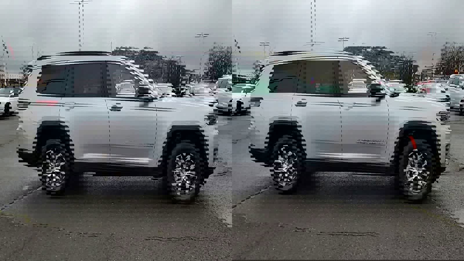 Used 2024 Jeep Grand Cherokee L Limited w/ Luxury Tech Group II image 9