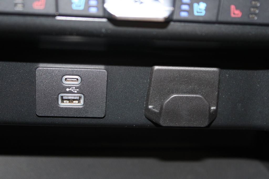 Used 2022 Ford F150 Lariat w/ Equipment Group 501A Mid image 52