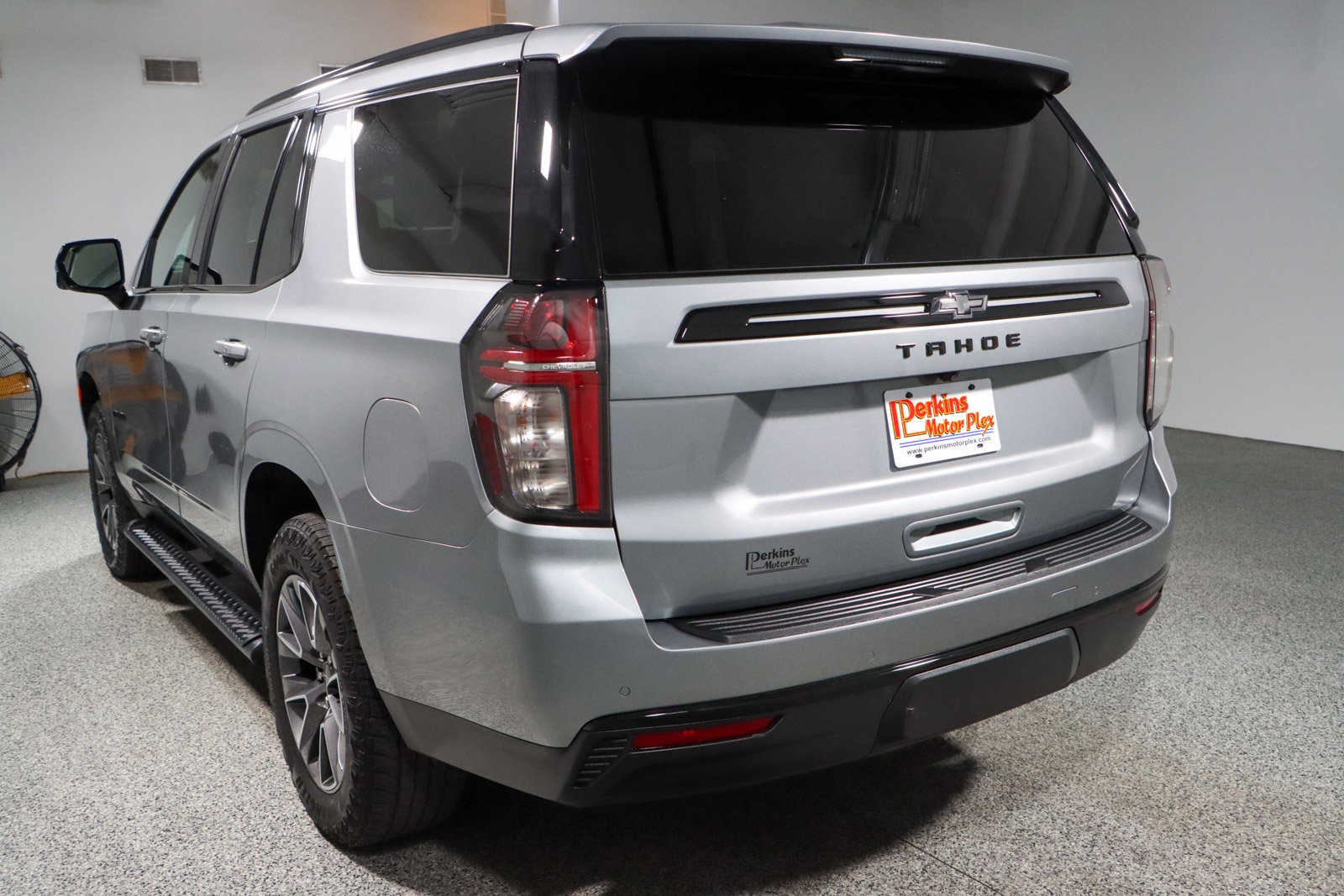 Used 2023 Chevrolet Tahoe Z71 w/ Luxury Package image 9