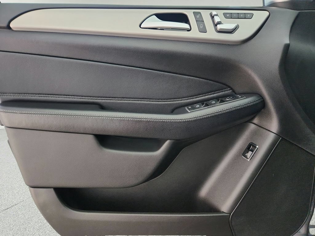 Used 2019 Mercedes-Benz GLE 43 AMG 4MATIC w/ Night Package image 27