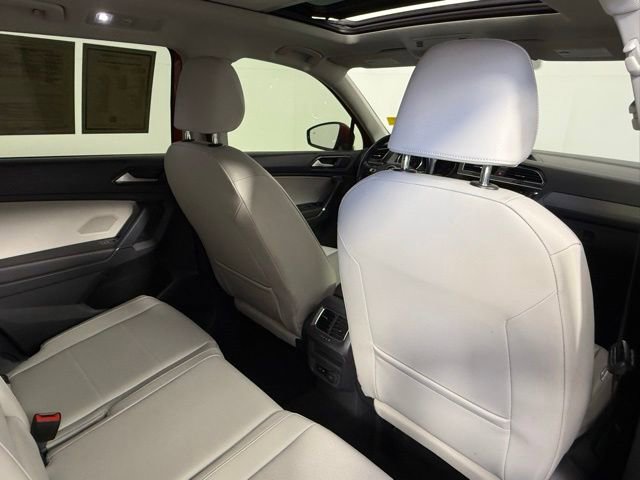 Used 2018 Volkswagen Tiguan SE w/ Panoramic Sunroof Package FWD image 42