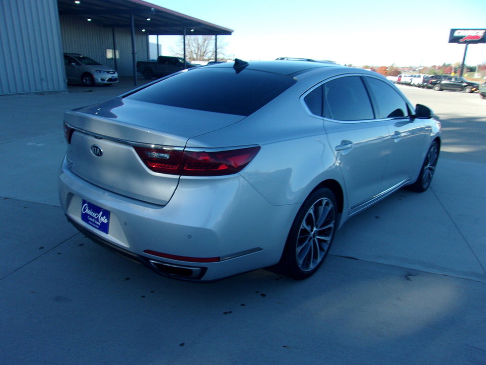 Used 2018 Kia Cadenza Technology image 3