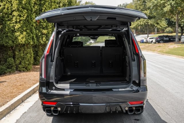 Used 2024 Cadillac Escalade ESV V w/ LPO, Floor Liner Package AWD/4WD image 20