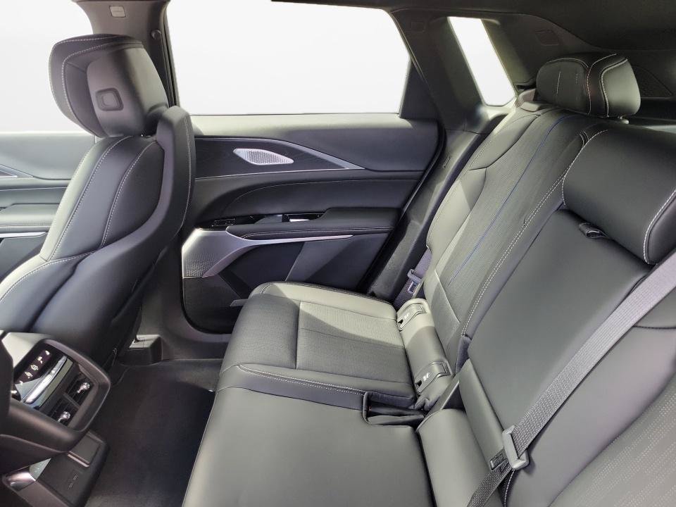 Certified 2026 Cadillac Lyriq V AWD/4WD image 13