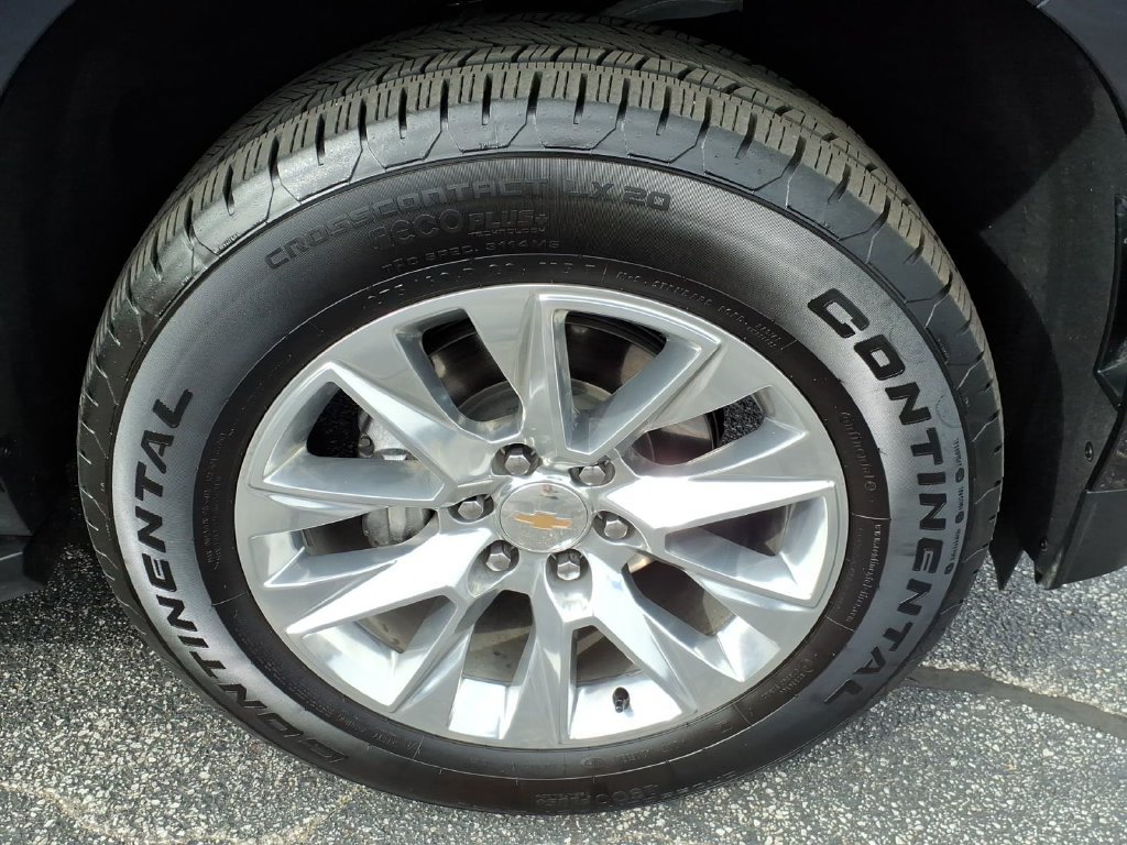Used 2026 Chevrolet Suburban Premier AWD/4WD image 21