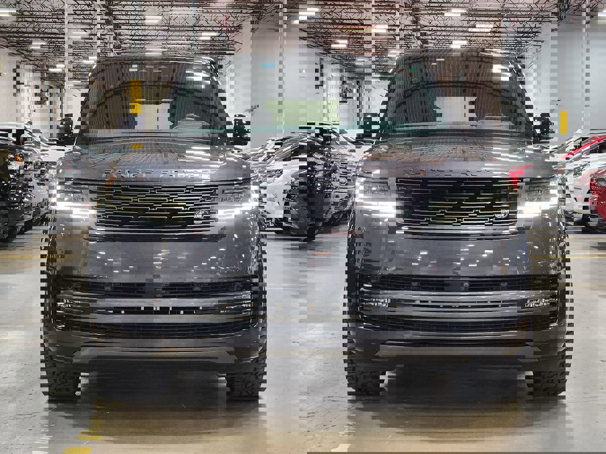 Used 2024 Land Rover Range Rover Long Wheelbase Autobiography image 2