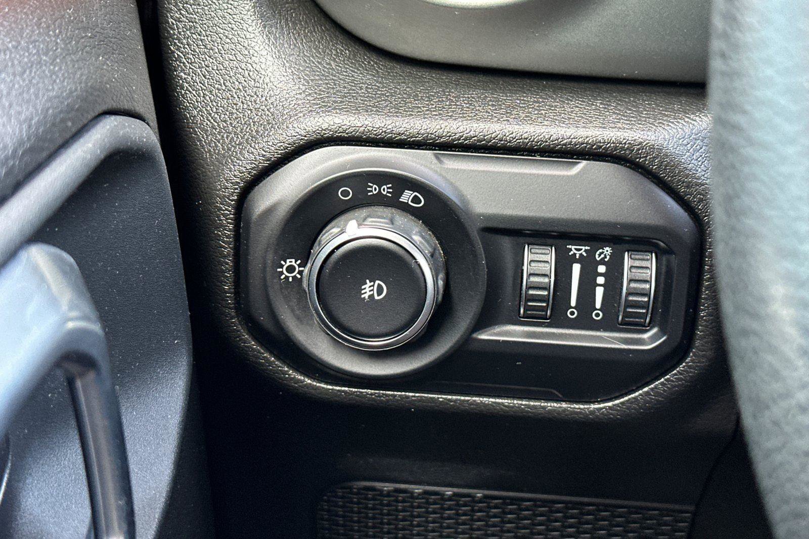 Used 2022 Jeep Wrangler Unlimited Sport image 30