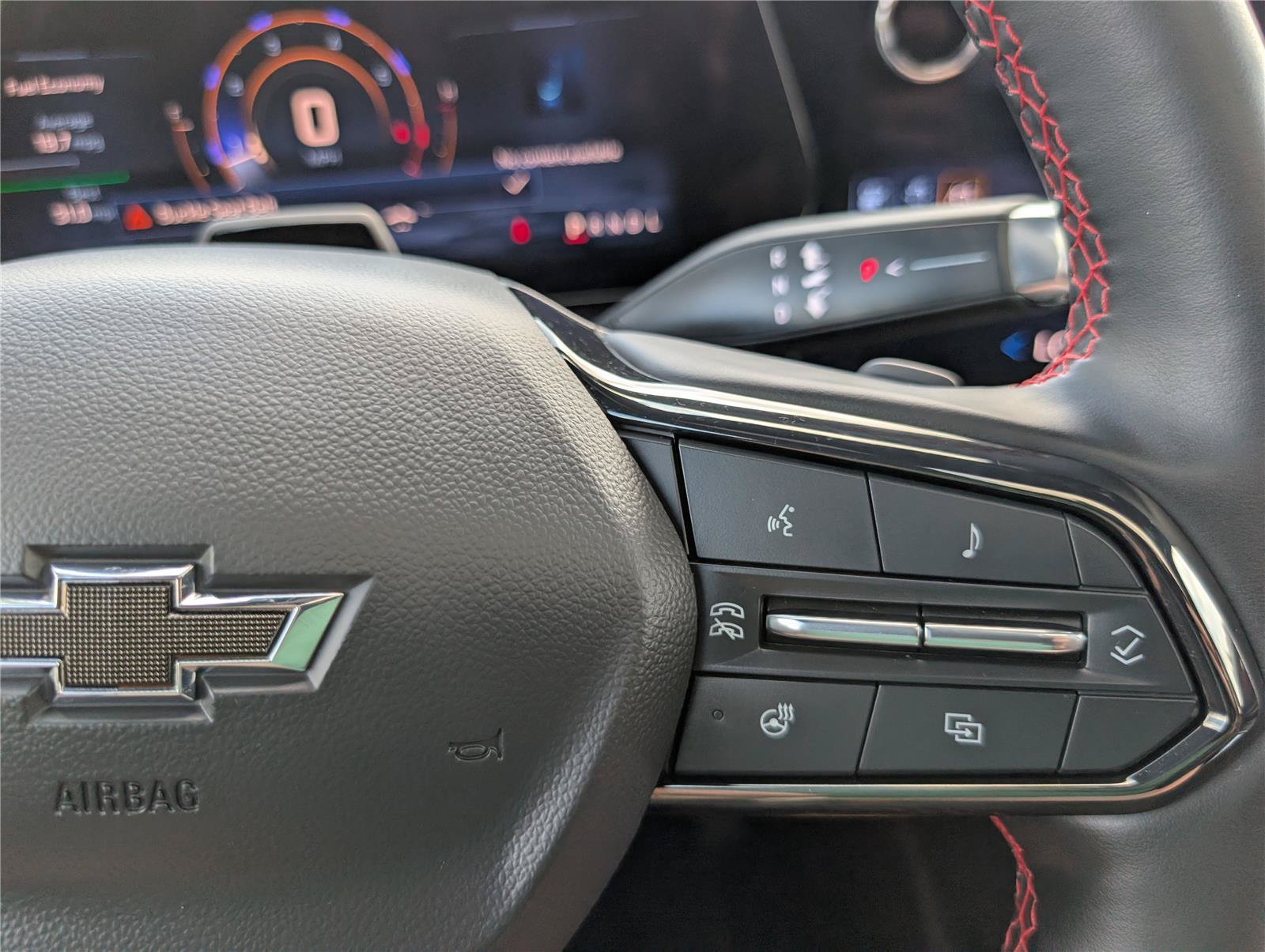 Used 2024 Chevrolet Traverse RS w/ LPO, Floor Liner Package AWD/4WD image 28