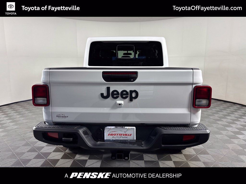 Used 2025 Jeep Gladiator Sport AWD/4WD image 9