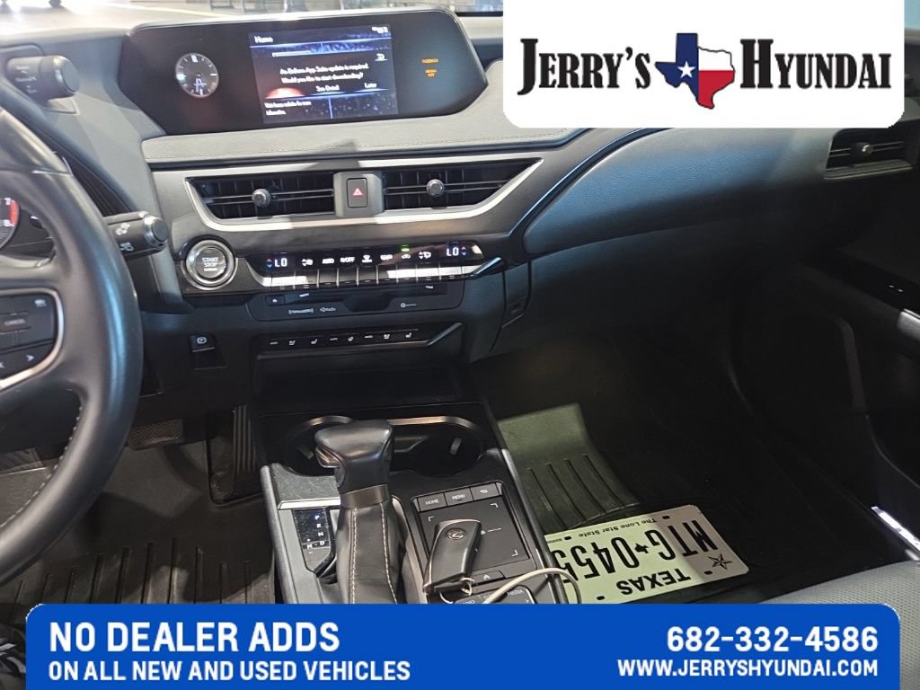 Used 2019 Lexus UX 200 w/ Premium Package FWD image 10