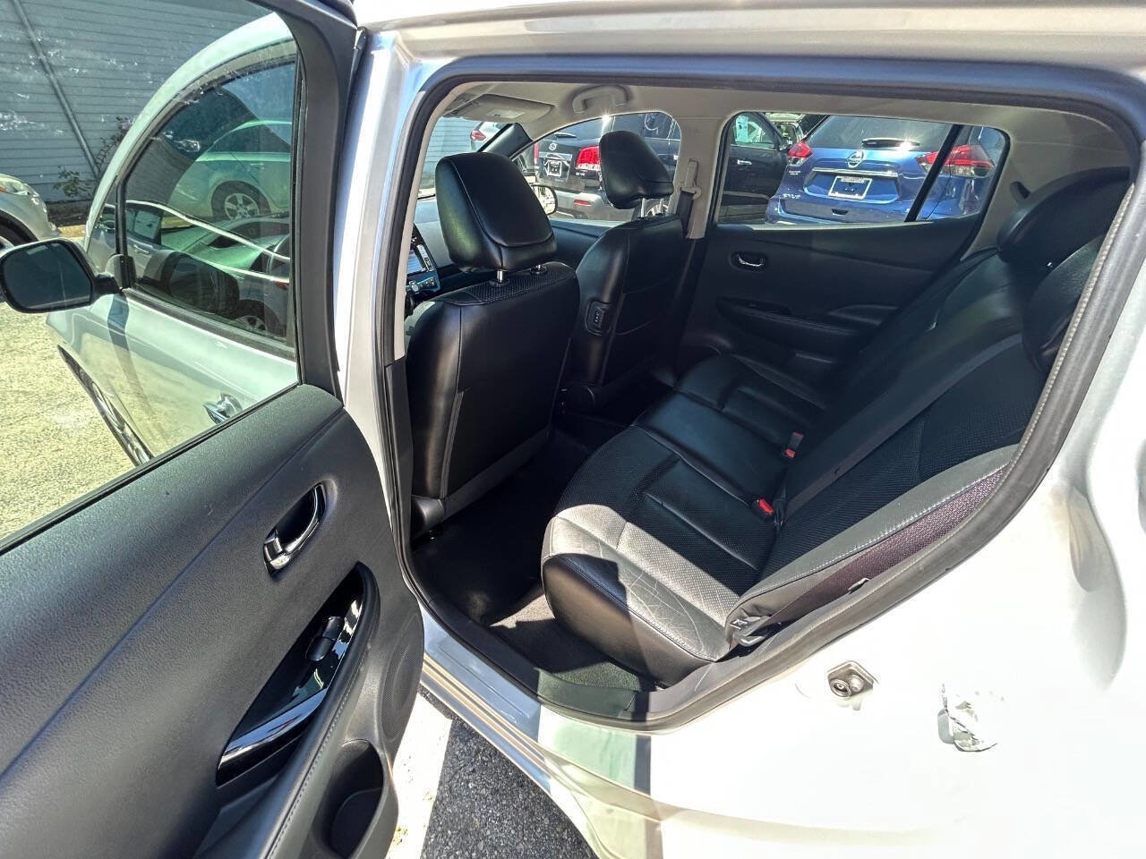 Used 2013 Nissan Leaf SL FWD image 7
