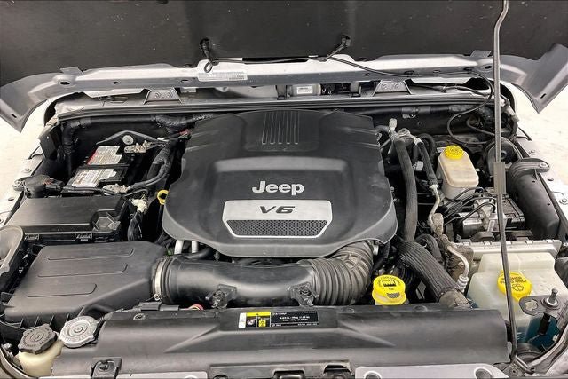Used 2017 Jeep Wrangler Unlimited Sahara AWD/4WD image 28