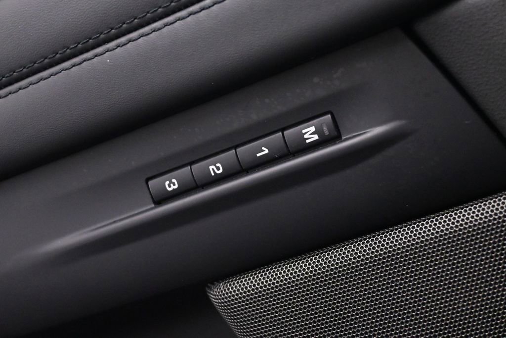 Used 2020 Land Rover Range Rover Evoque R-Dynamic SE AWD/4WD image 42