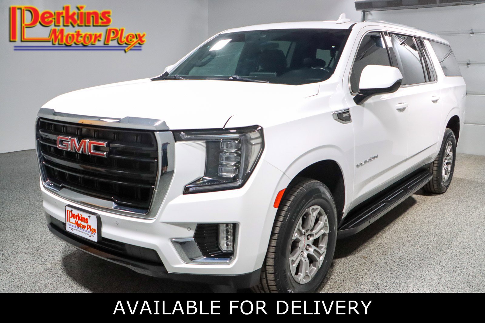 Used 2022 GMC Yukon XL SLE image 1