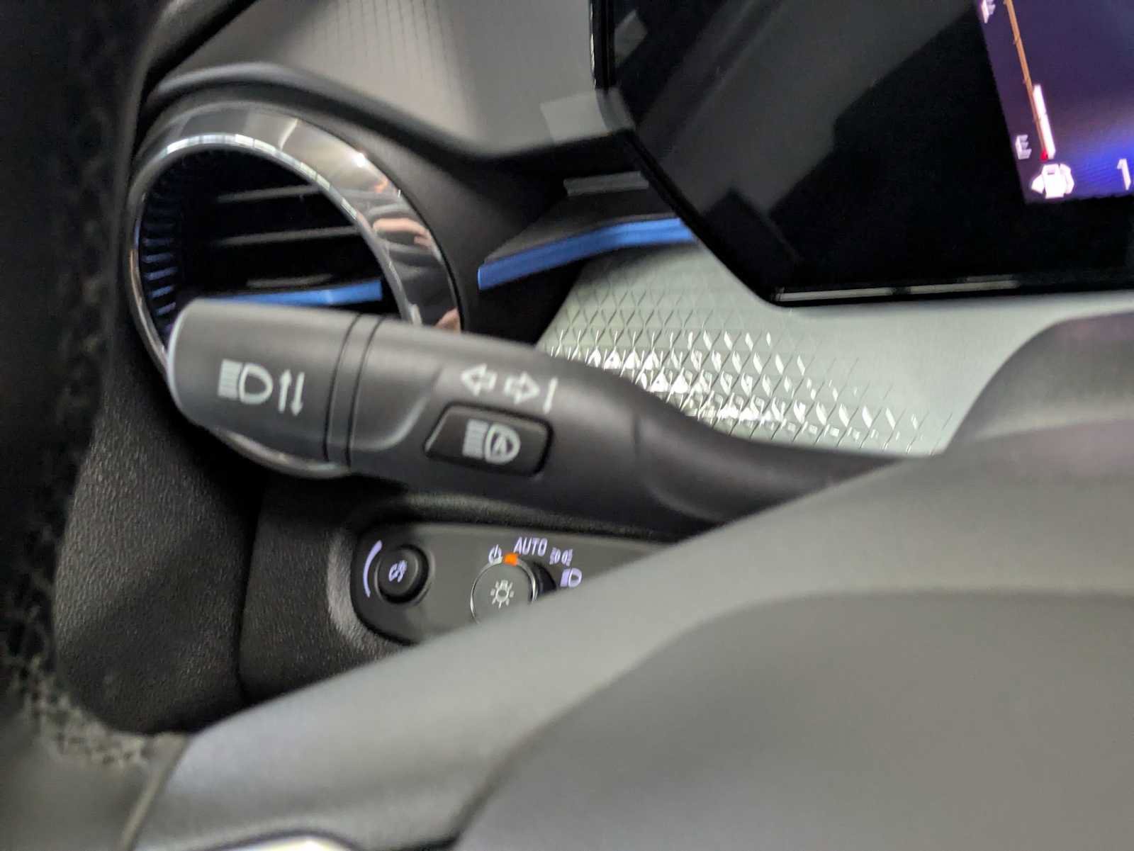 New 2026 Chevrolet Trax LT w/ Driver Confidence Package FWD image 27