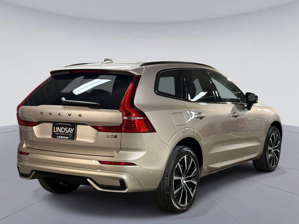 Used 2024 Volvo XC60 B5 Plus AWD/4WD image 10