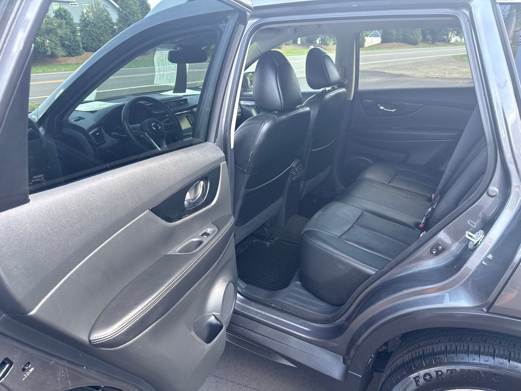 Used 2017 Nissan Rogue SL AWD/4WD image 10