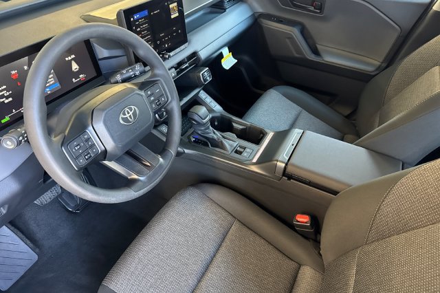 Used 2026 Toyota RAV4 LE AWD/4WD image 7