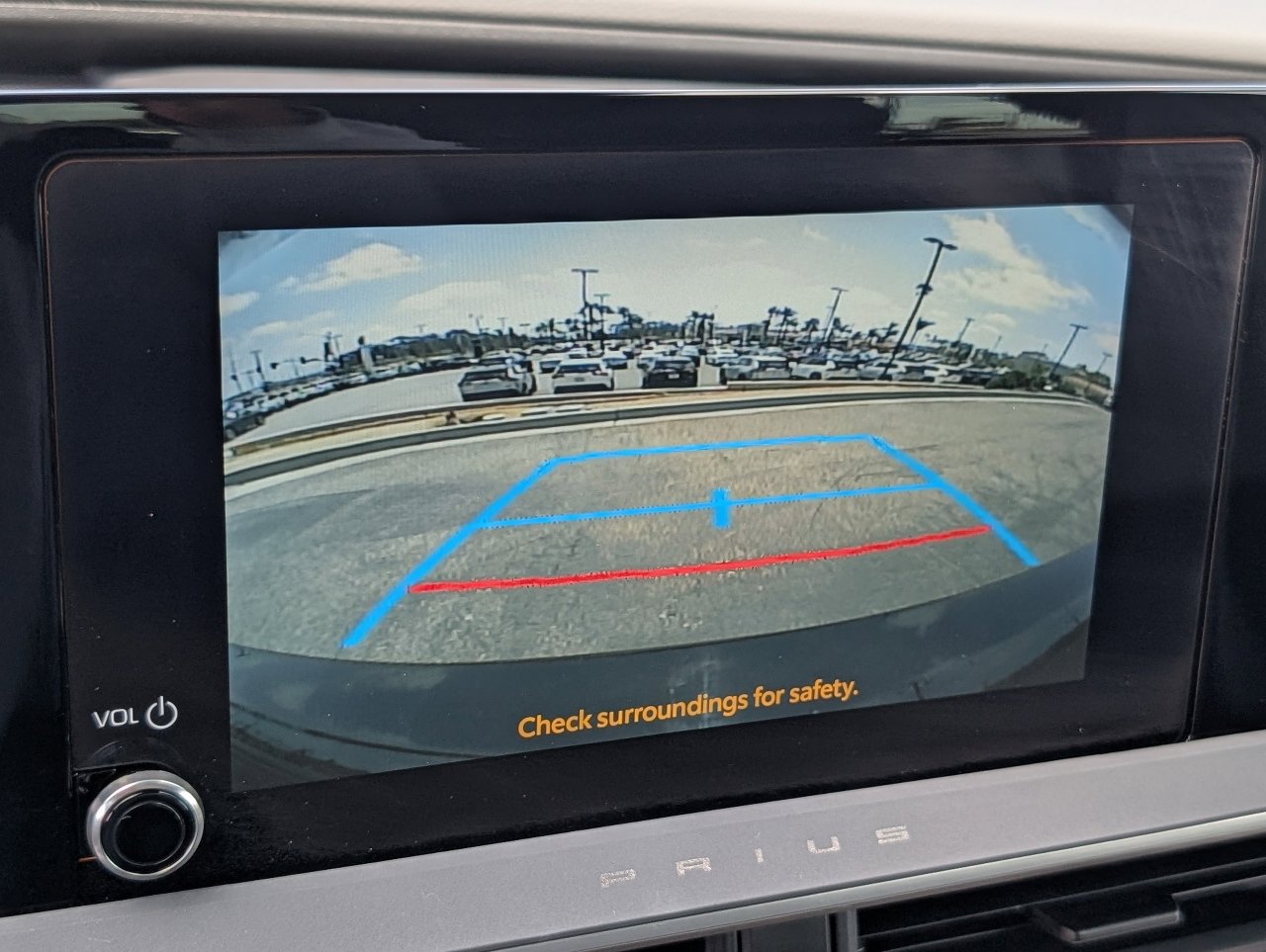 Used 2023 Toyota Prius XLE FWD image 6