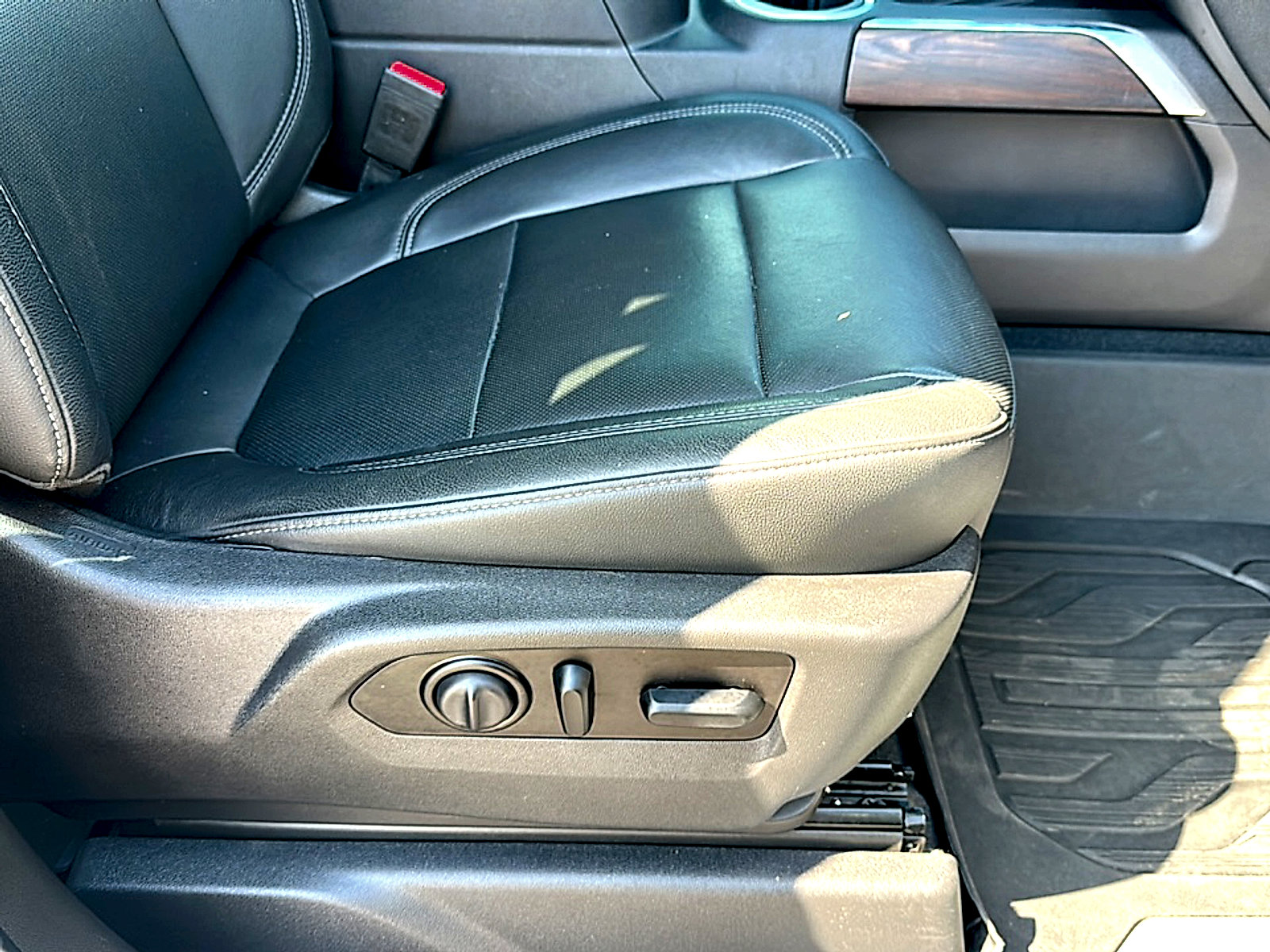 Used 2020 GMC Sierra 1500 SLT image 25