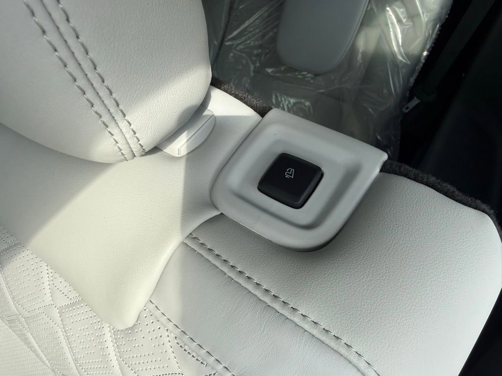 New 2026 Ford Explorer Platinum AWD/4WD image 32