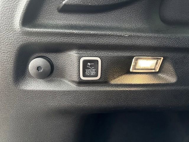 Used 2023 Jeep Grand Cherokee L Limited image 4