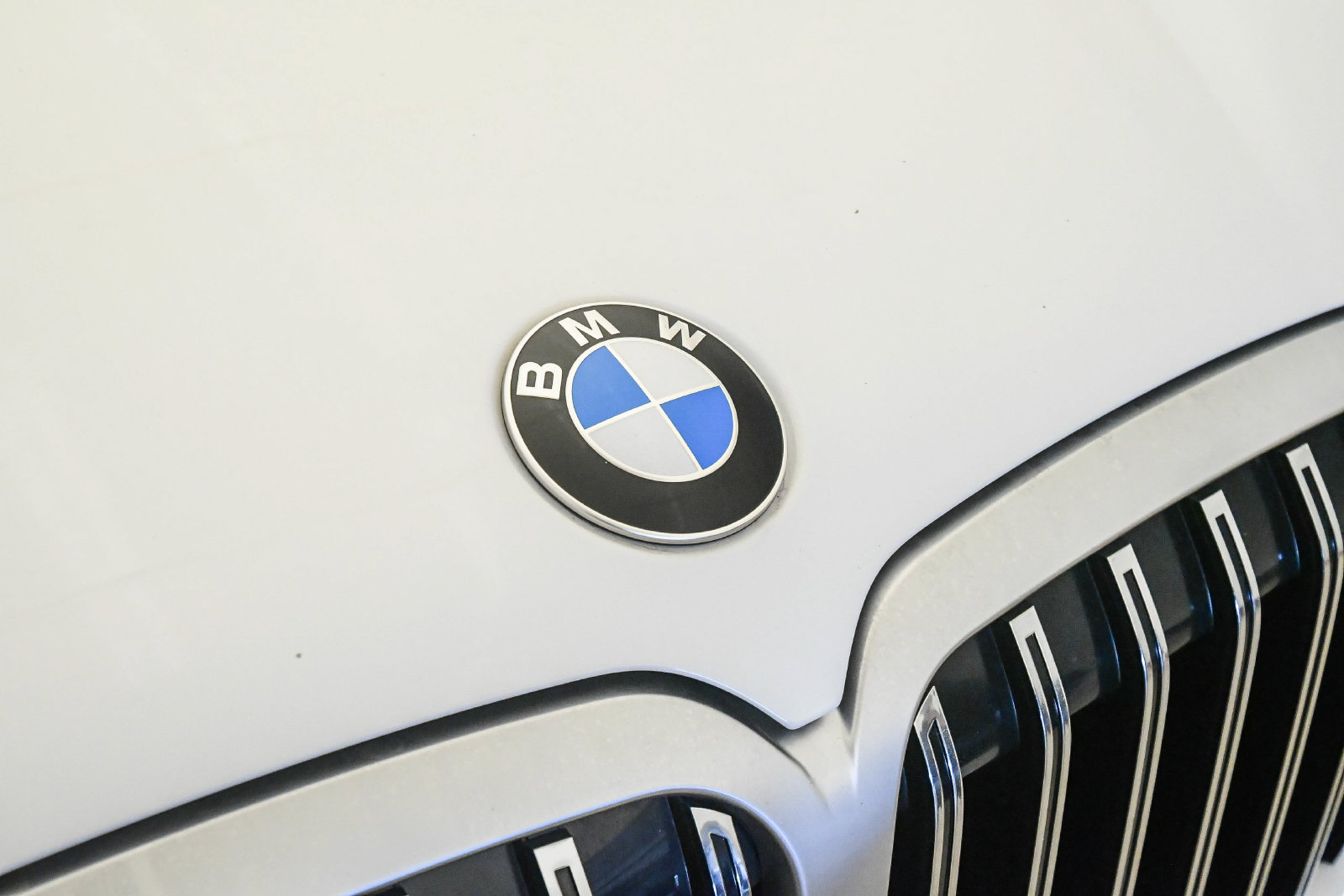 Certified 2024 BMW X7 xDrive40i w/ M Sport Package AWD/4WD image 8