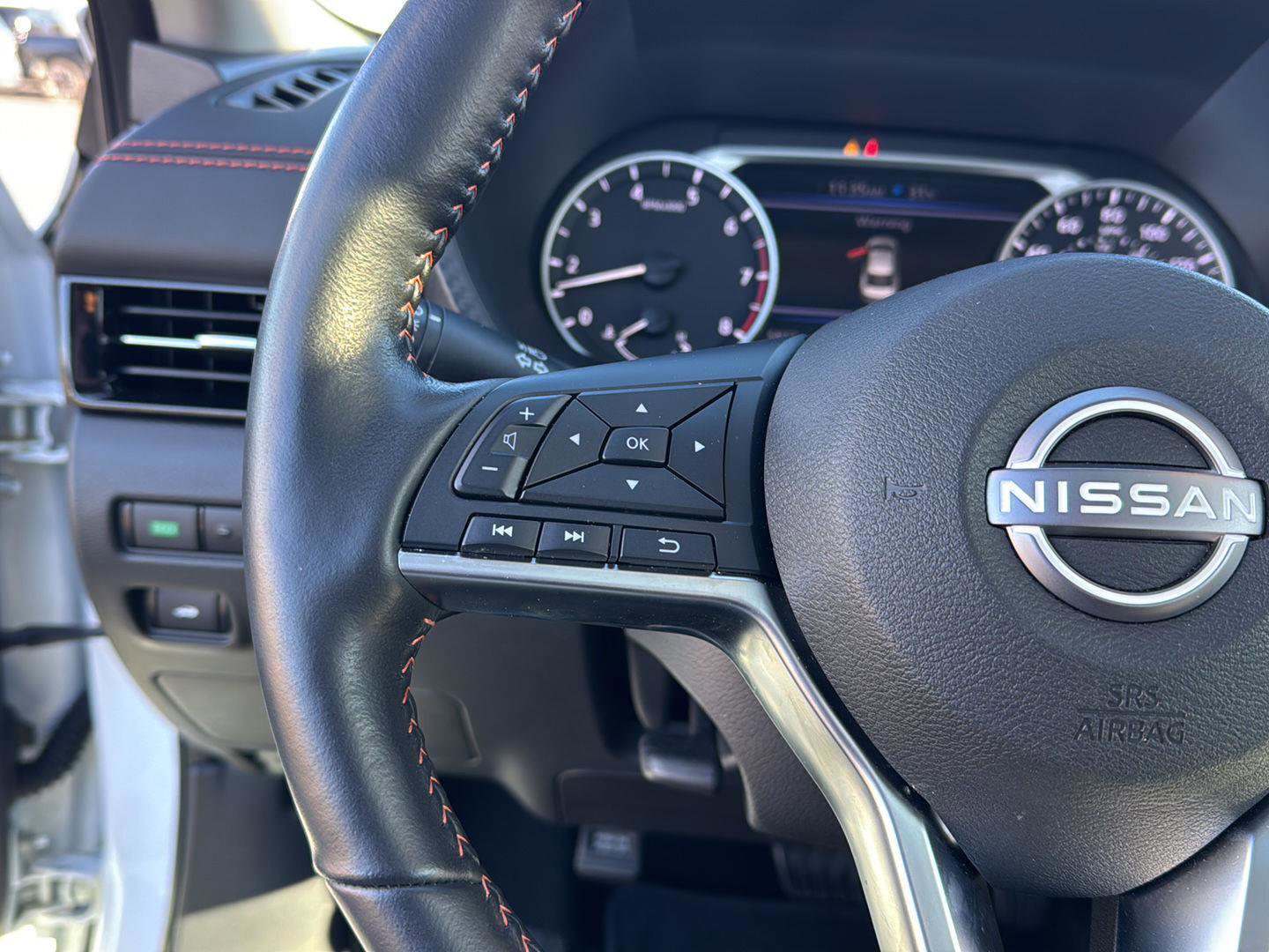 Used 2024 Nissan Sentra SR w/ SR Premium Package image 18